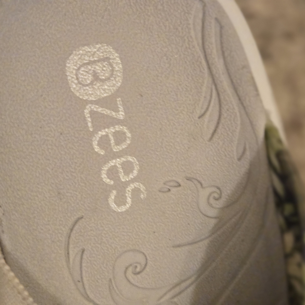 Bzees Diamond X Band Wedge Slide Sandals - Picture 2 of 9